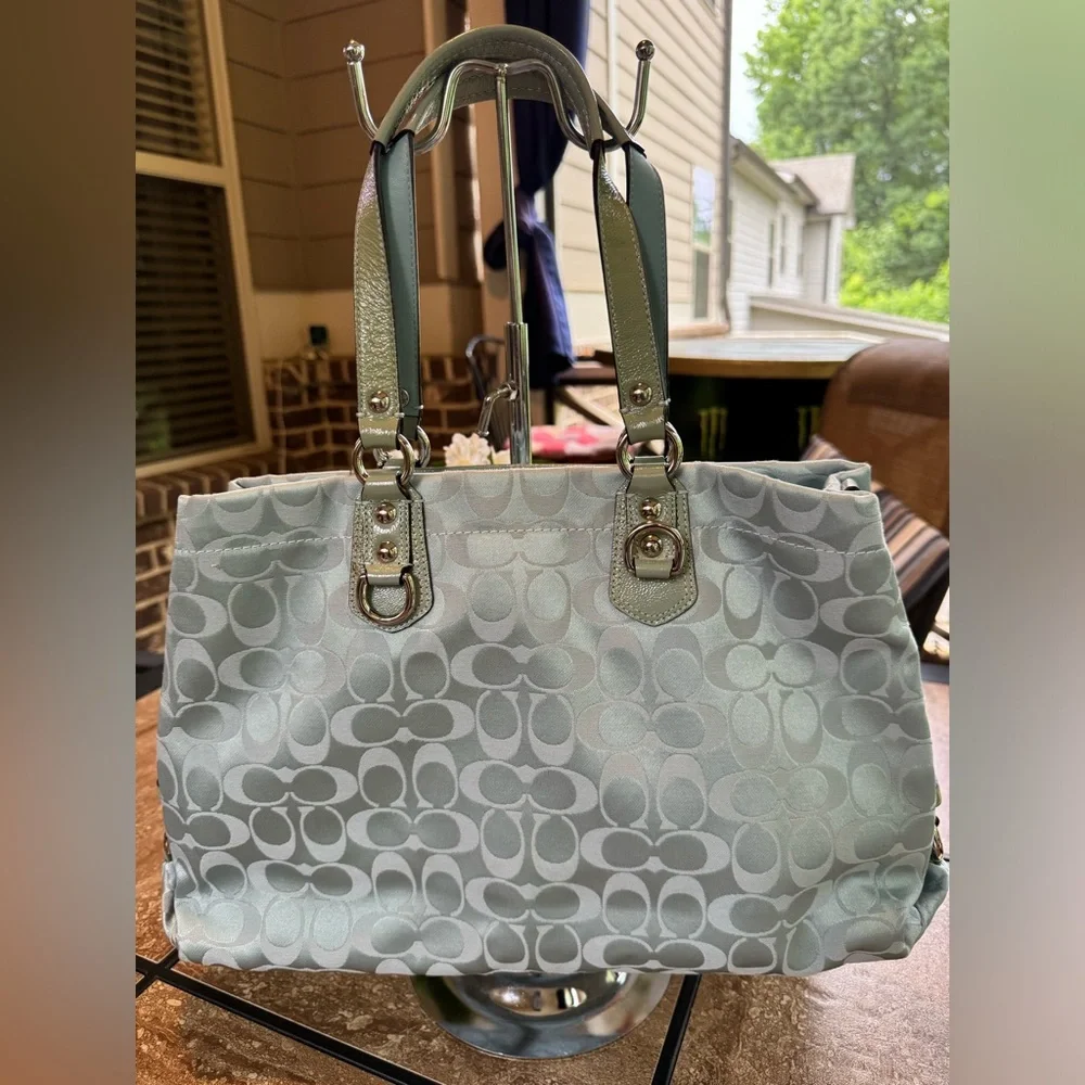 Coach Shoulder bag Sale Price🎁🥳 - Picture 2 of 16